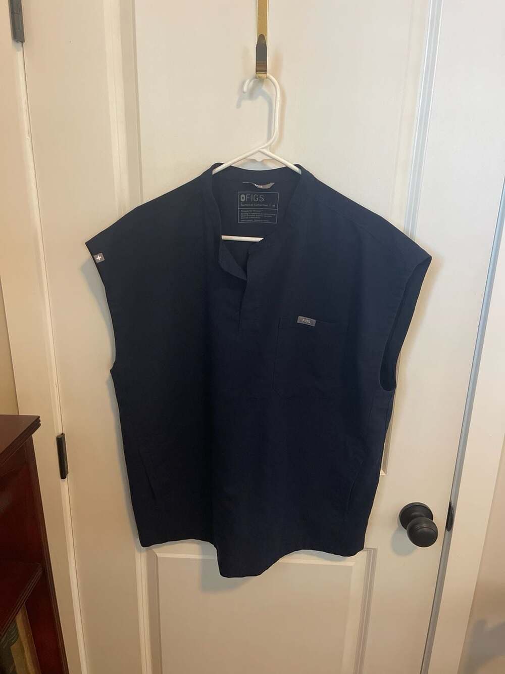 FIGS Sleeveless Mandarin Collar Scrub Top Navy Blue Size M